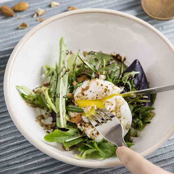 Easy Poached Egg Arugula Salad