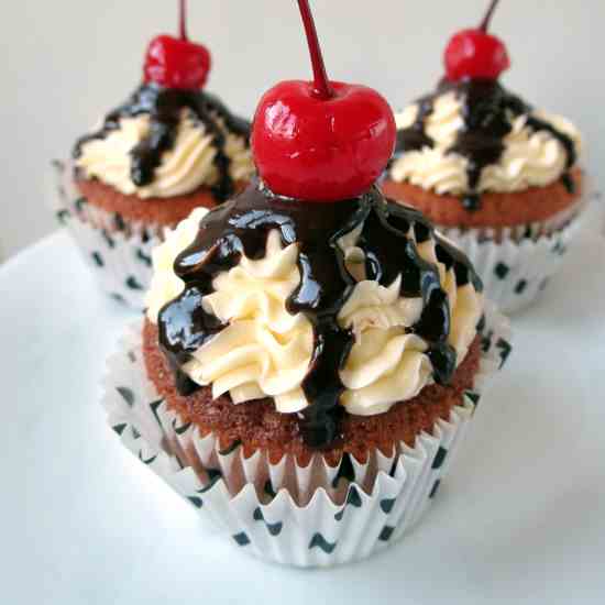 Banana Split Cupcakes