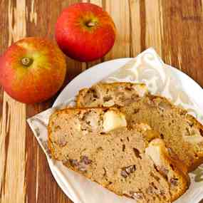 Apple and Gingerbread Pecan Loaf Cake