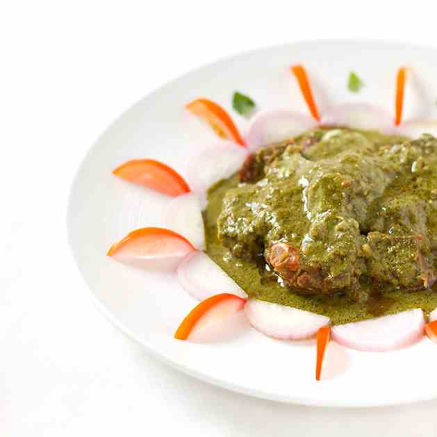 Mutton cooked in green herbs and spices