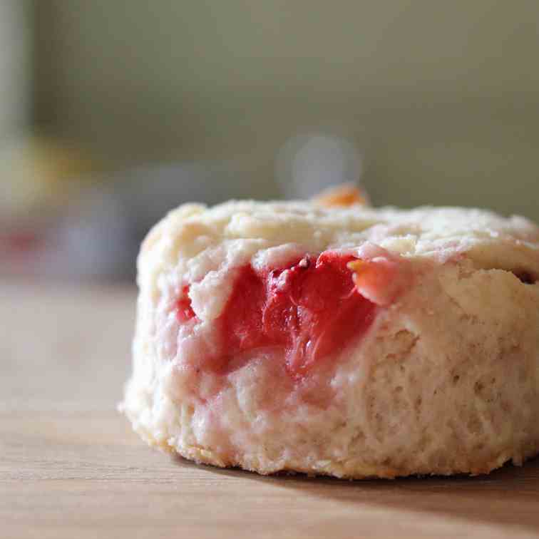 strawberry and cream scones