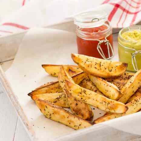 Crispy potato wedges with wasabi dip