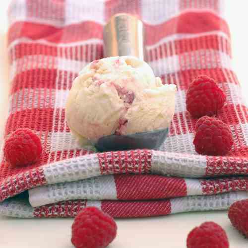 Raspberry Swirl Ice Cream