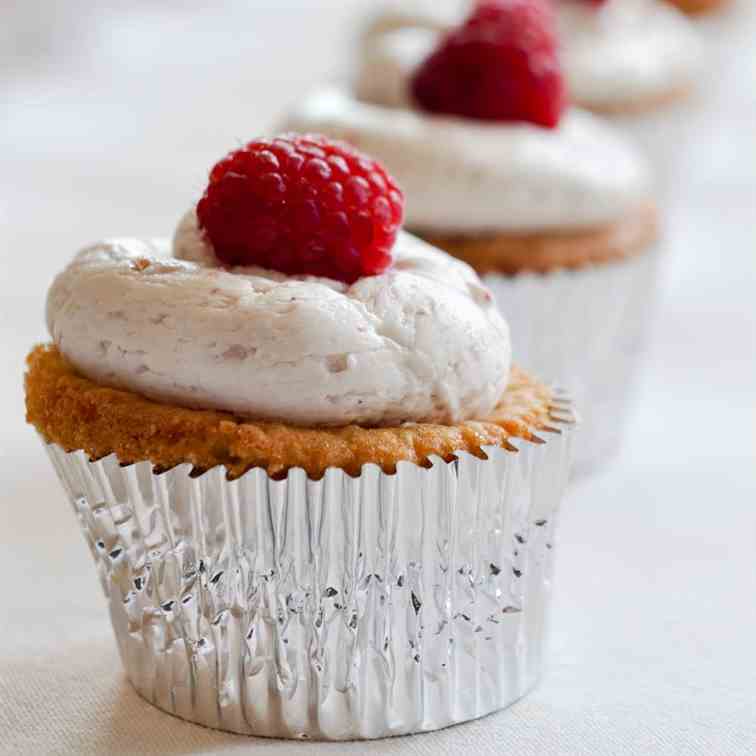 Raspberry White Chocolate Coconut Cupcakes