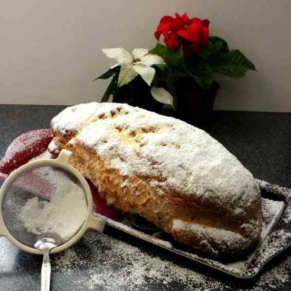 Almond-Amaretto Stollen