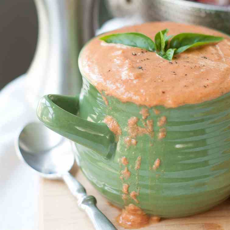 Cream of Roasted Tomato Basil Soup