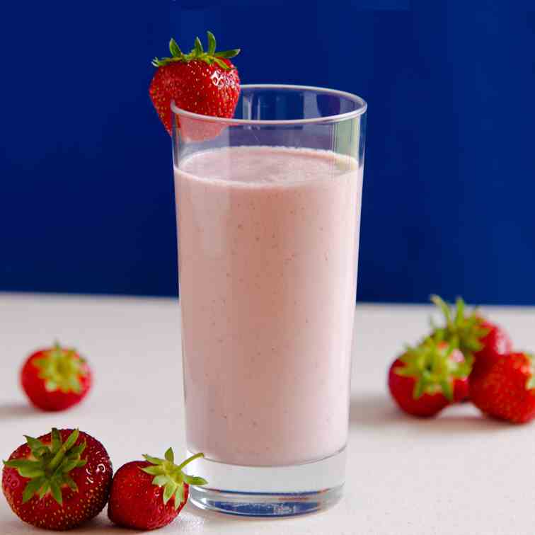 Sugar-Free Fresh Strawberry Milk