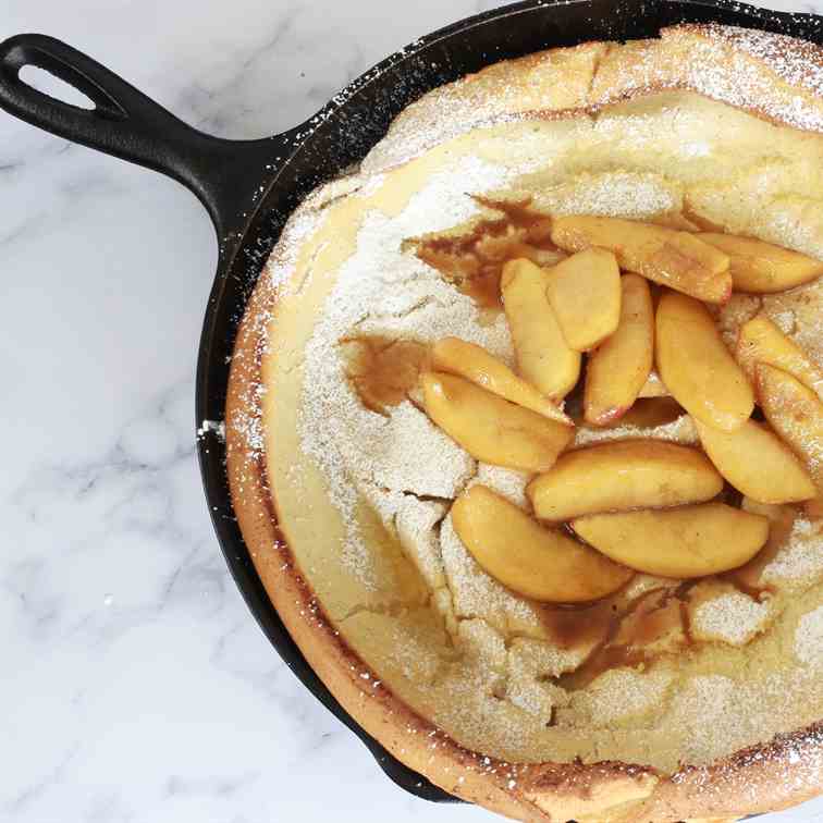 German Pancake with Brown Sugar Apple Topp