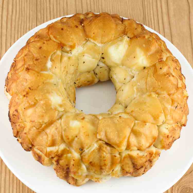 Mozzarella Stuffed Garlic Monkey Bread