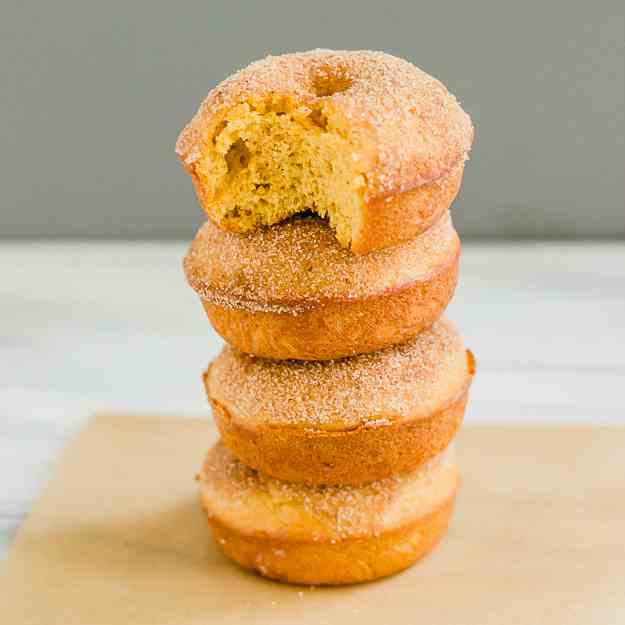 Spiced Pumpkin Doughnuts