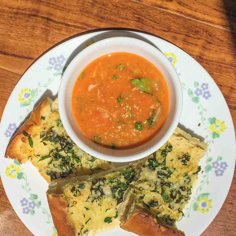 Oven Roasted Tomato Soup and Garlic Bread