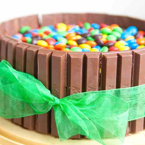 Kit Kat Candy Cake