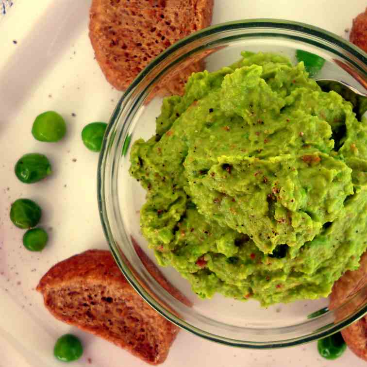 My favorite spring spread:Fresh pea spread