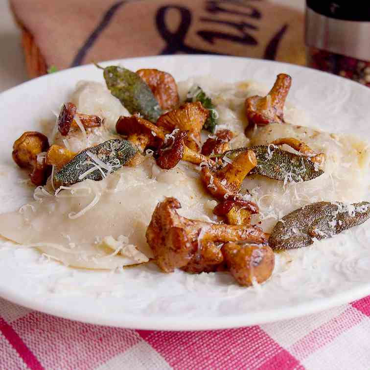 Chanterelle and beef pierogies