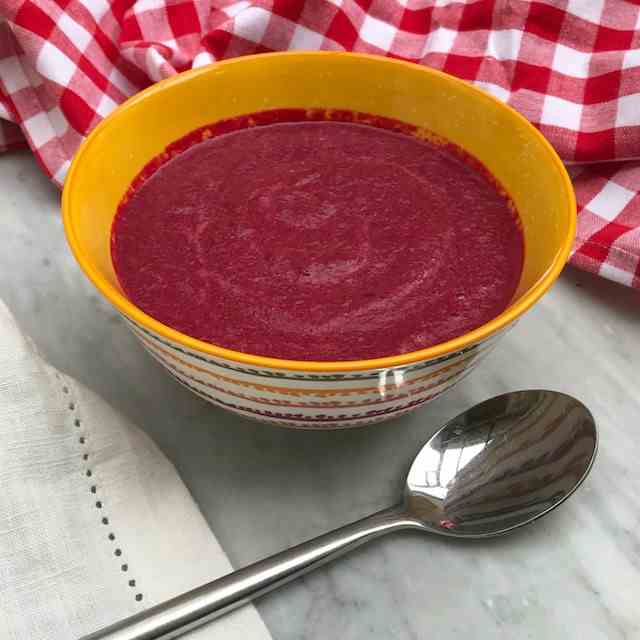 Vegan Beetroot Soup with Coconut