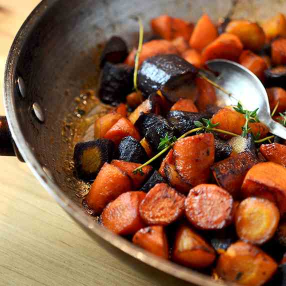 Butter Braised Carrots with Thyme