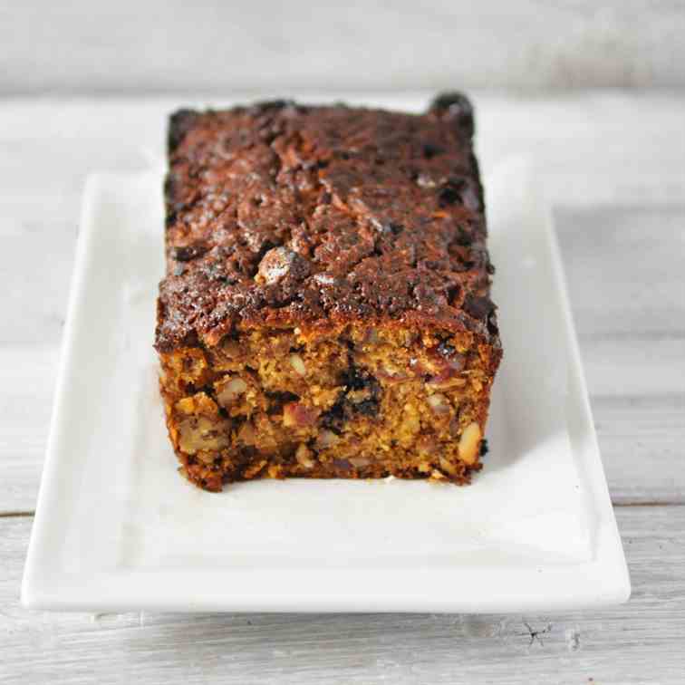 Date, apple and walnut cake