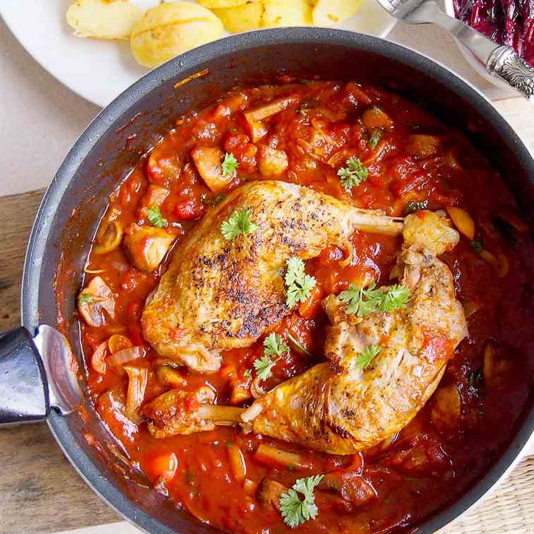 Chicken baked in sweet wine sauce