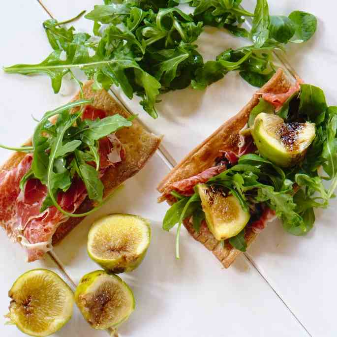 Roasted figs, prosciutto and arugula