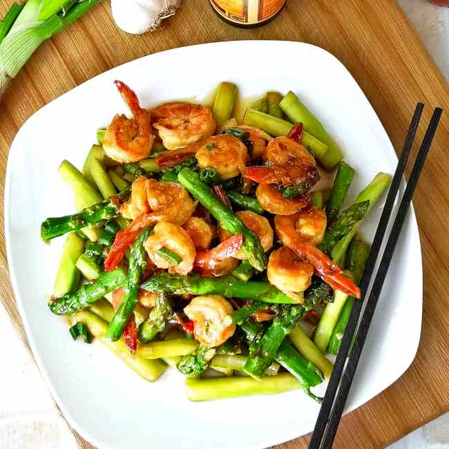 Shrimp and asparagus stir fry