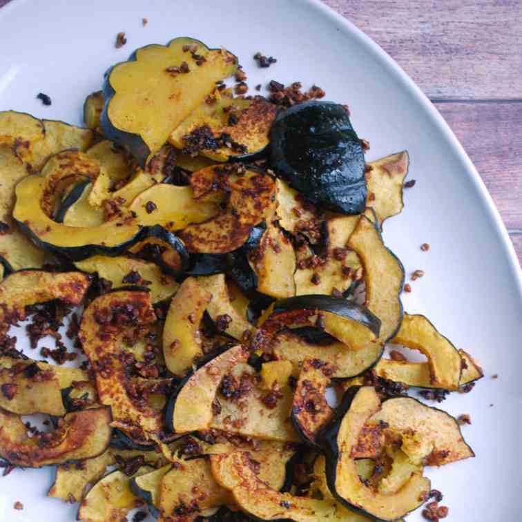 Roasted Orange Pecan Acorn Squash