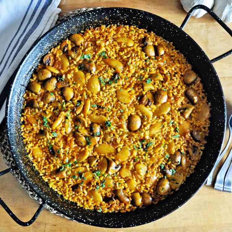 SPANISH PAELLA for 4 PEOPLE for under $10