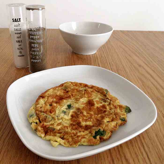 Omelet with mint