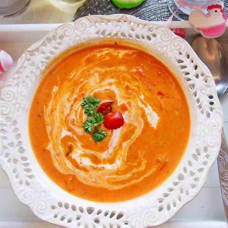 Creamy tomato soup with honey