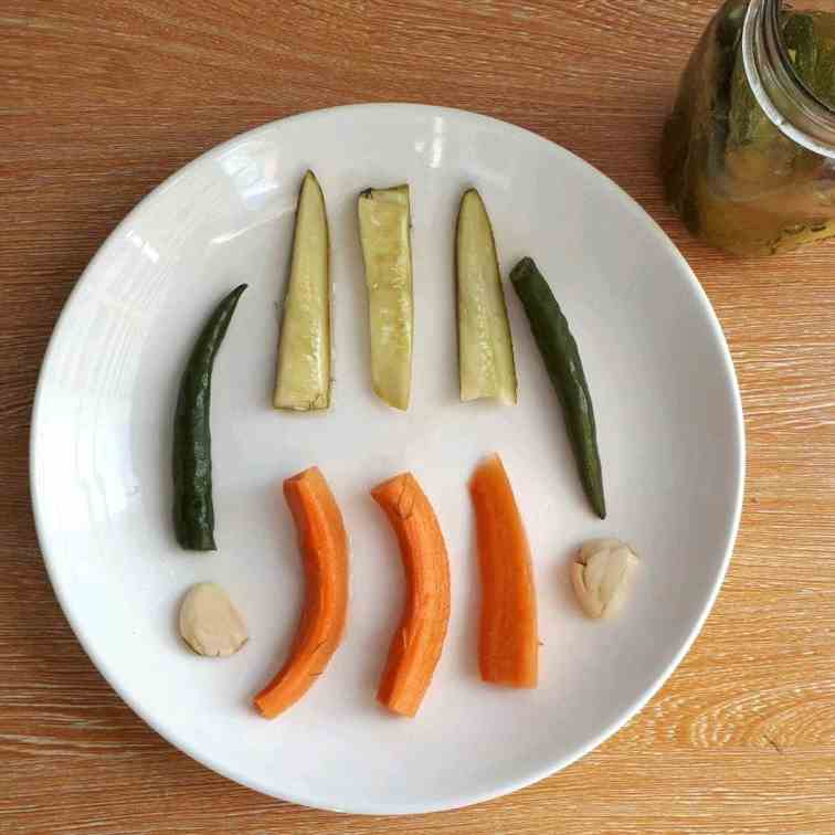 Refrigerator Dill Pickles Recipe