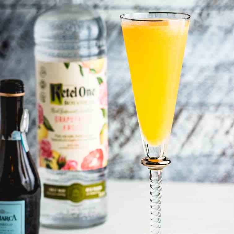 Classic Bellini With Grapefruit Rose