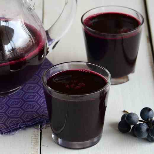 Homemade Concord Grape Juice