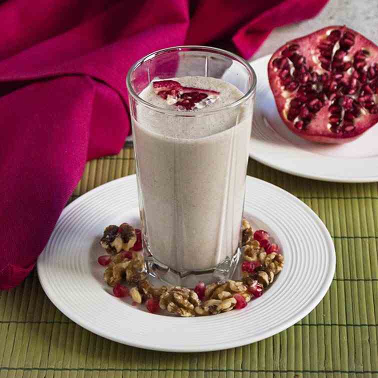 Pomegranate Smoothie with Banana - Walnuts