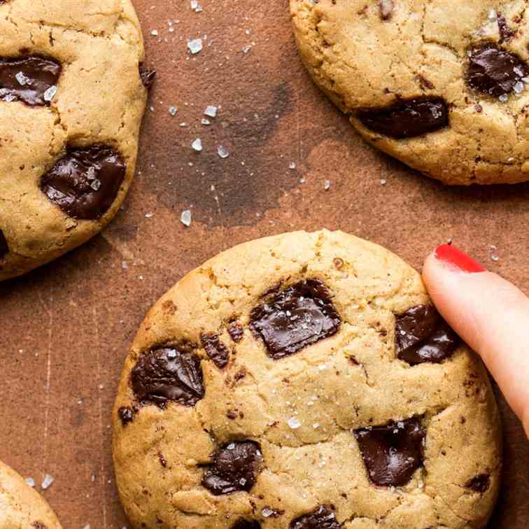 Vegan chocolate chip cookies