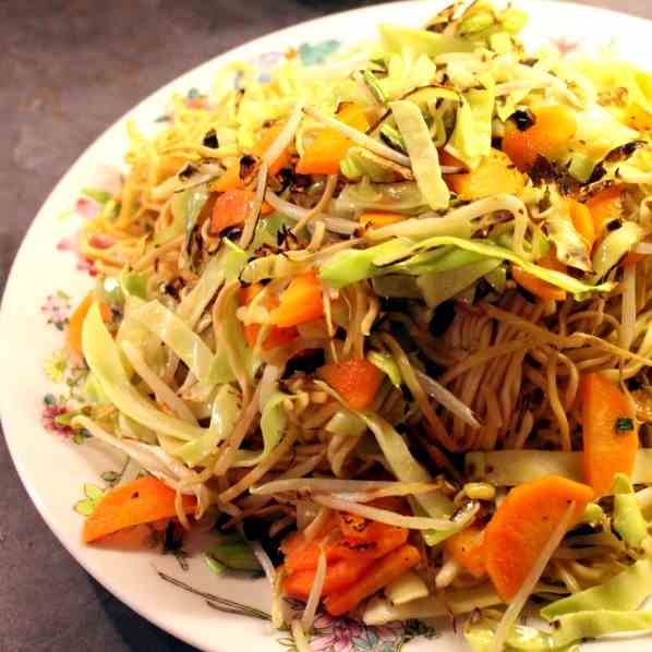 Chinese crispy fried Noodles