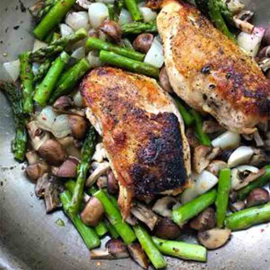 One Pan Chicken with Asparagus and Mushroo