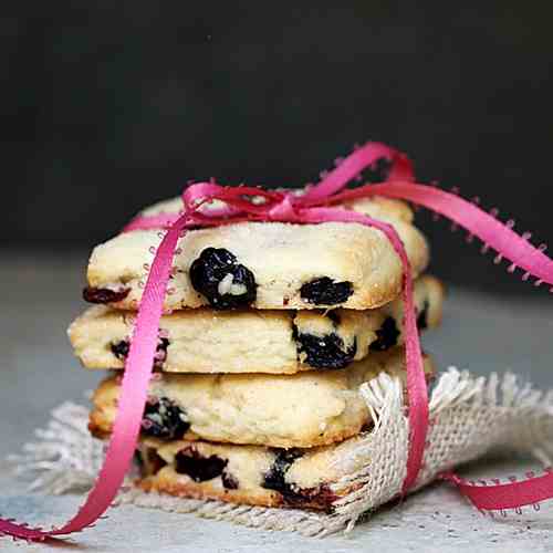 Pebbly Beach Fruit Squares