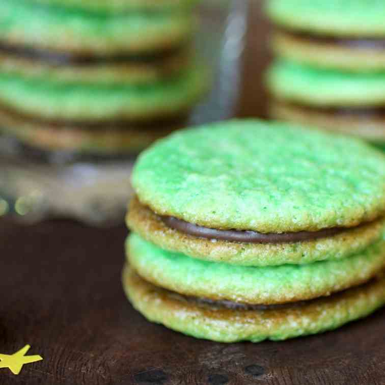 Mint-chocolate sandwich cookies