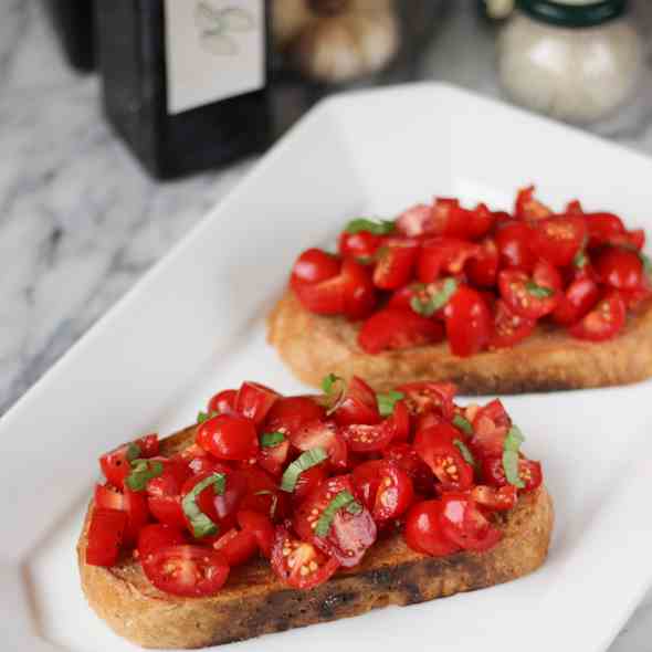 Simple Summer Bruschetta