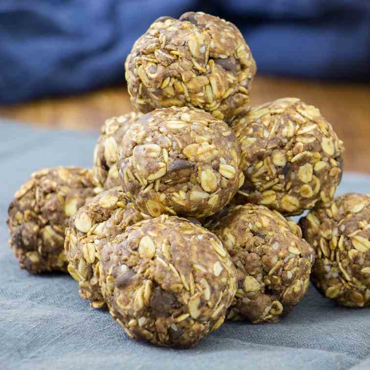 Chocolate Peanut Butter Protein Balls