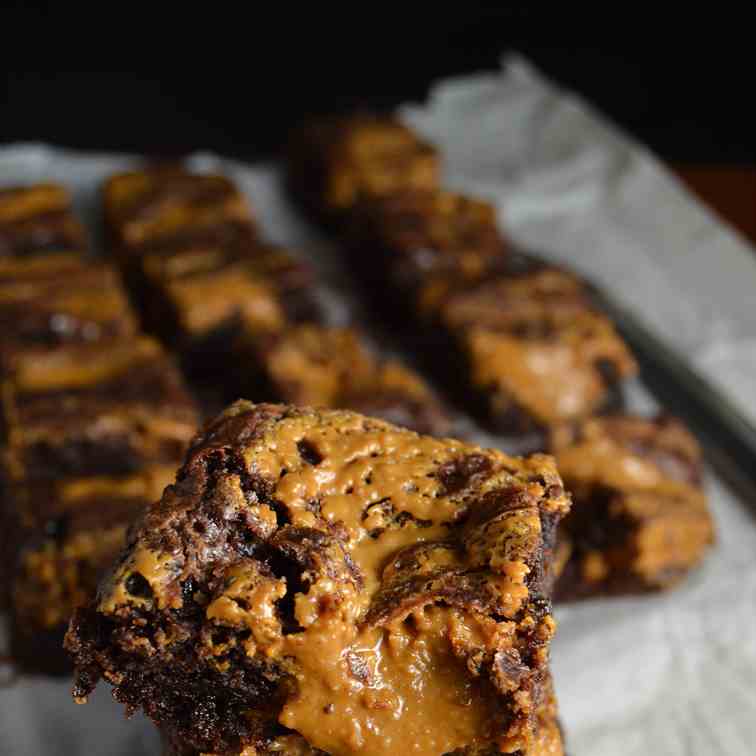 Biscoff Swirl Brownies