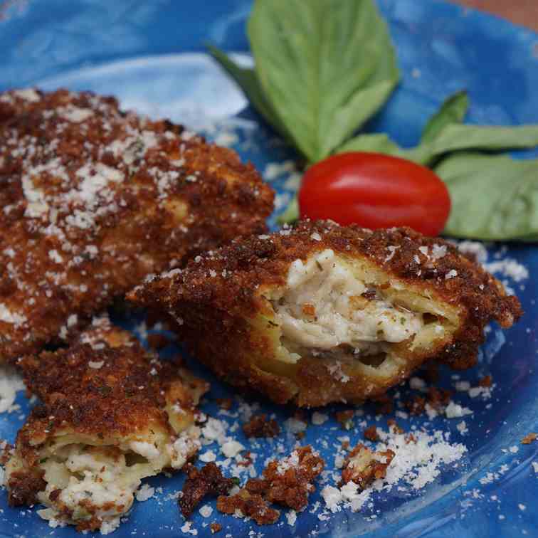 Fried Ravioli with Tomato Dipping Sauce