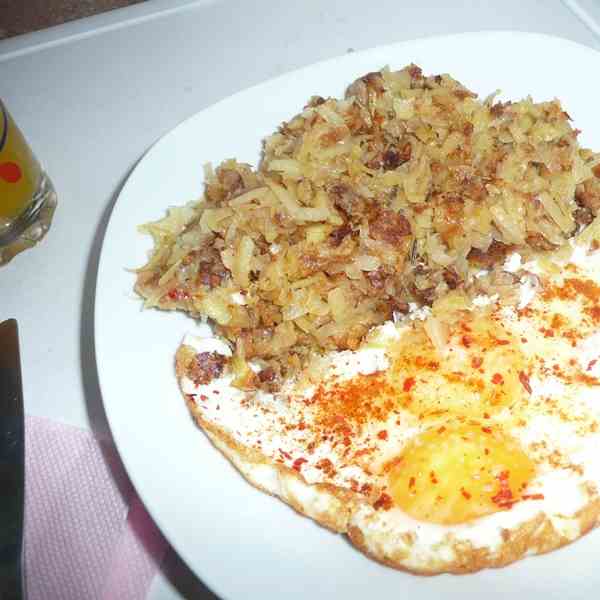 Hash brown with omelette