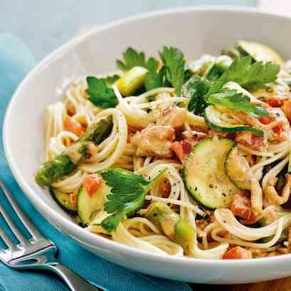 Bacon, zucchini and asparagus pasta