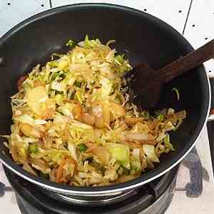 Cabbage Peas Stir Fry