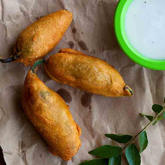 Stuffed jalapeno fritters