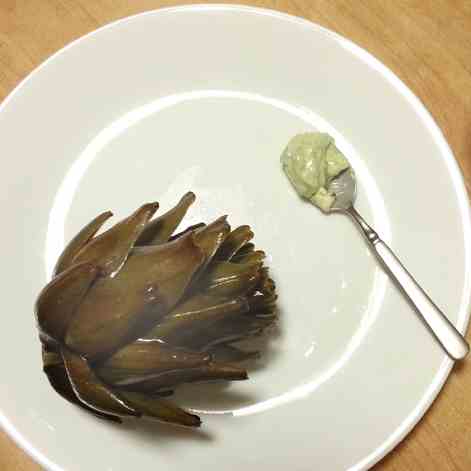 Artichoke with mayonnaise sauce