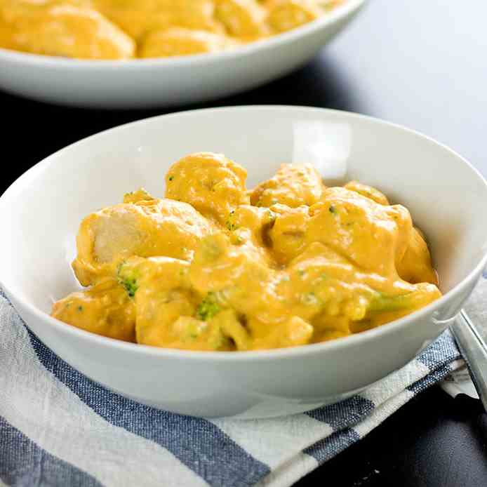 Vegan Cheesy Gnocchi and Broccoli