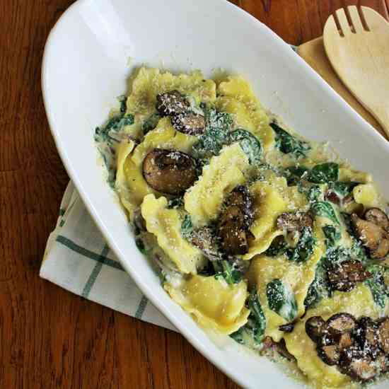 Ravioli with Creamy Mushroom and Spinach