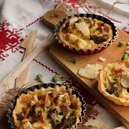 Tartlets with broccoli and cauliflower