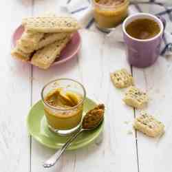 Salted shortbread and caramel cream